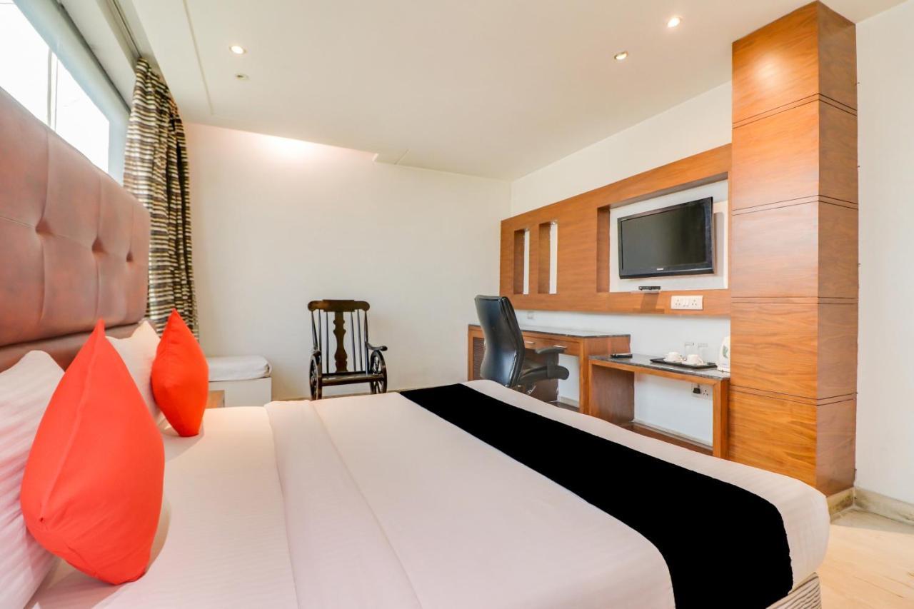 ניו דלהי Townhouse 939 Hotel Gagan Inn Near Satyam Inox Patel Nagar מראה חיצוני תמונה